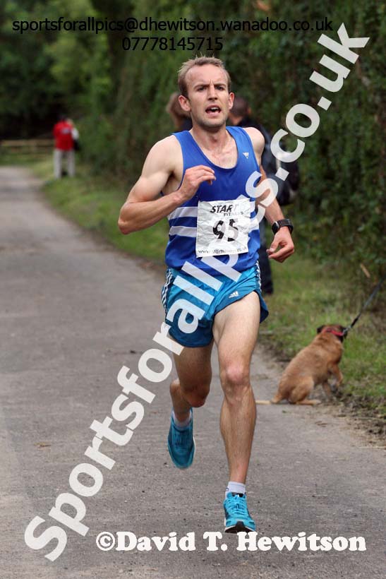 Start of the Morpeth 10k Road Race. Photo: David T. Hewitson/Sports for All Pics